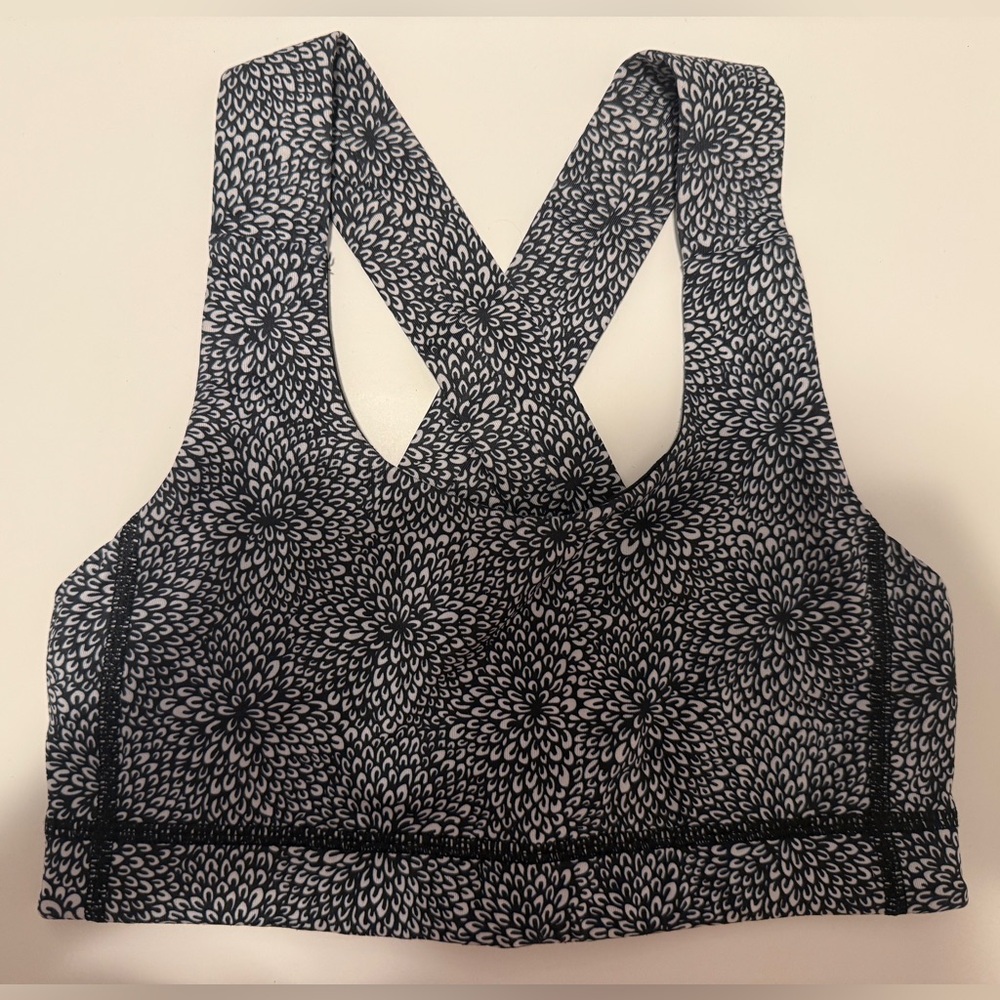 Vintage LuluLemon XS patterned sports bra NWOT